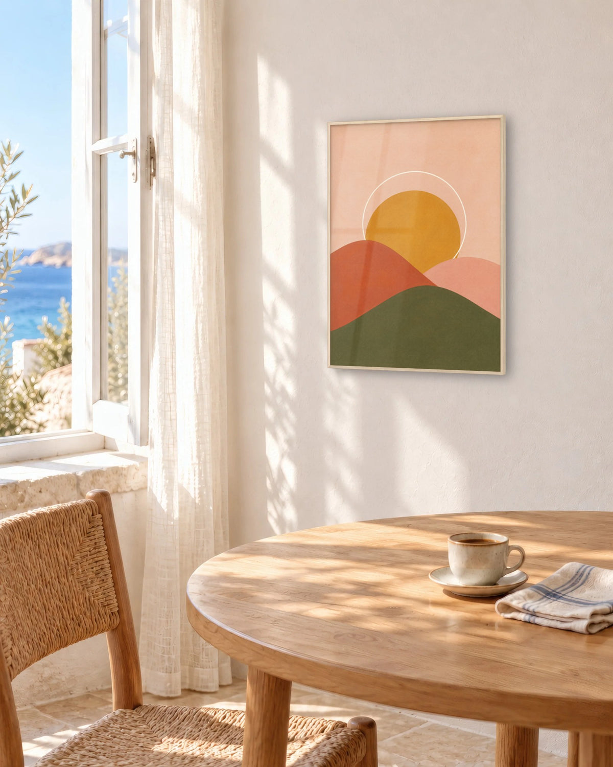Affiche salle à manger paysage du Sud en cadre chêne clair au-dessus d'une table près de la mer